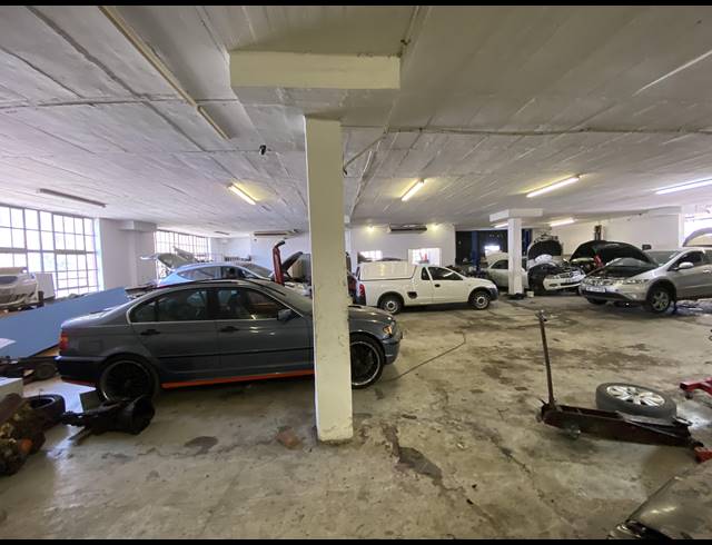 1,200M² WAREHOUSE TO LET IN BRIARDENE